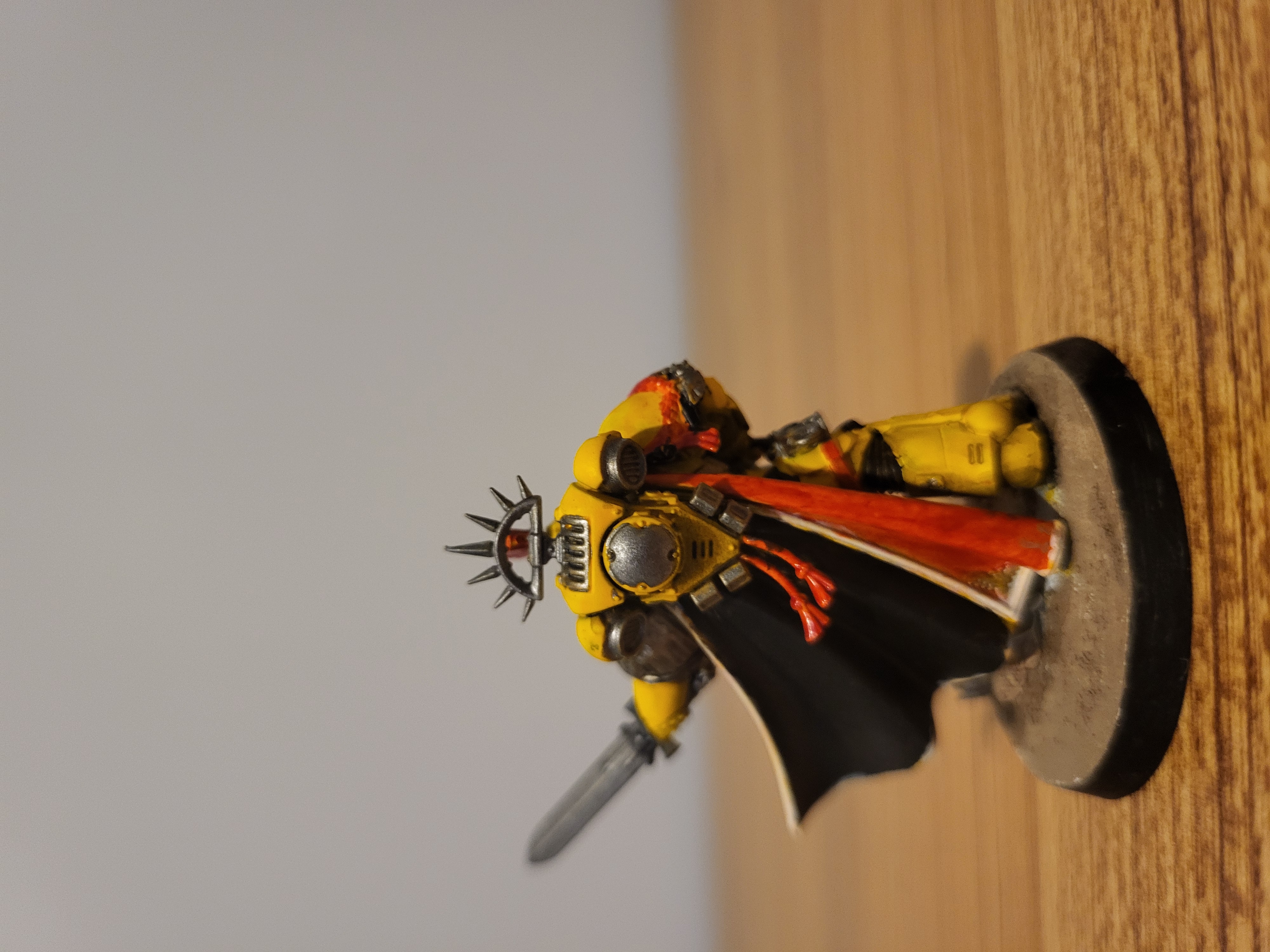 Forward facing Primaris Captain