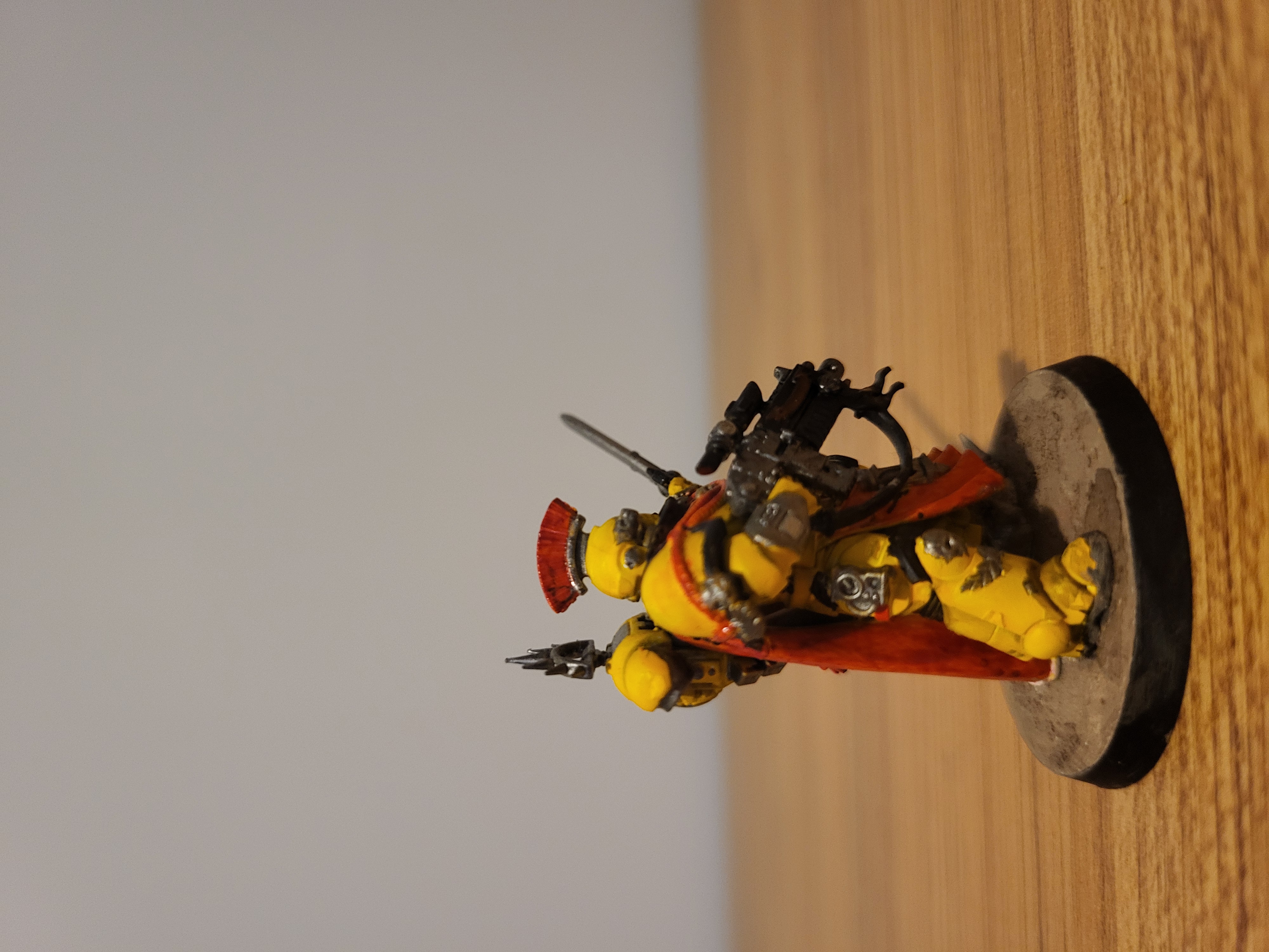 Forward facing Primaris Captain